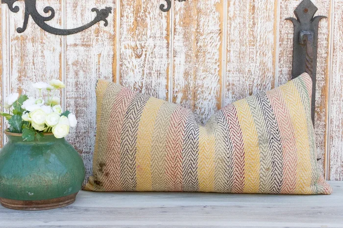 Lehariya Sindh Sami Quilt Lumbar Pillow (Trade)